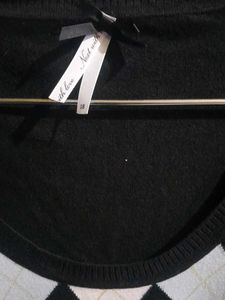 Stylish Black Graphic Tee