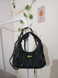 Chic Black Handbag