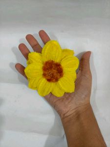 Handcrafted sunflower hair clutcher
