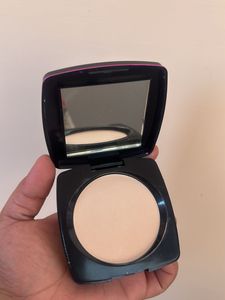 ELLE 18 Lasting Glow Compact