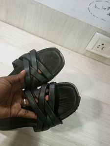 Black Flipflop Sleepers
