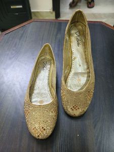 Golden Ballerinas