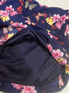 Floral Top - L Navy Blue