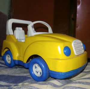 TOY CAR
