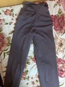 Everdion Lavender Criss Cross Leggings