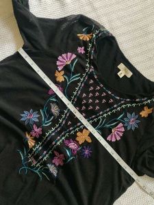 BLACK EMBROIDERED KURTA
