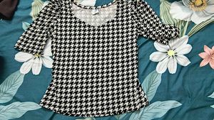 Houndstooth Print Top