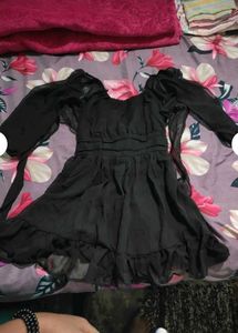 PRETTY ELEGANT DRESS FOR WOMEN.. ✨