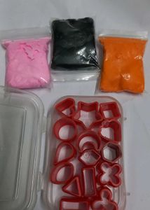 Clay with cutting kits