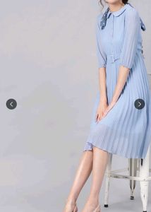 Chic Blue Pleated Midi Dress