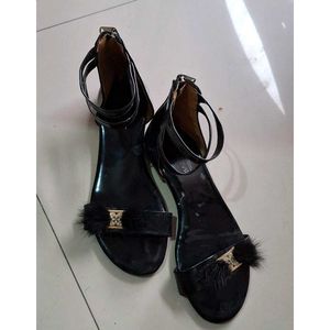 Cute Minimal Sandles