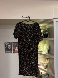 Tokyo Talkies Floral Black Dress -M