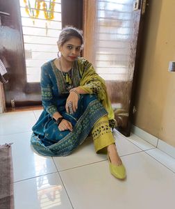 Kurta Fabric: RayonFabric: RayonBottomwear Fabric: RayonSleeve Length: Three-Quarter SleevesPattern: PrintedSet Type: Kurta with Dupatta and BottomwearStitch Type: Stitched