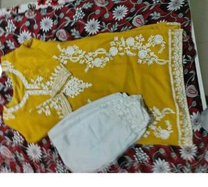 Totally New Pakistani Suit And Pajama