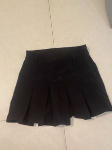 Black Pleated Mini Skirt v cute