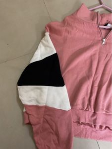 Color Block Cropped Pullover