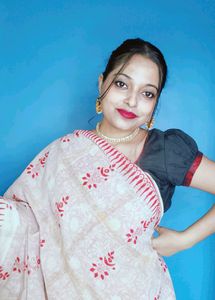 Women's Red White Saree