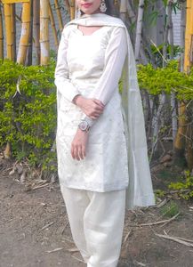 Pretty White Kurta Set