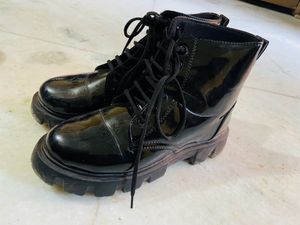 Black Boots