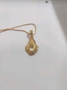 Gold Plated Chain With Gorgeous Pendant (Any2)