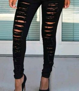 Ripped Black Skinny Jeans👖🖤