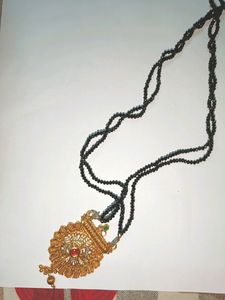 Mangalsutra and earrings set