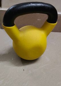 8 Kg Yellow Solid Kettlebell