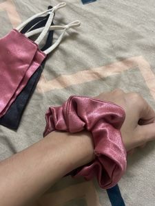 Mask &amp; Scrunchie Set