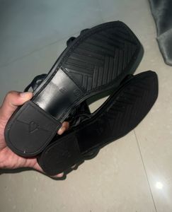 Zudio Black Flats - Minimalist Style