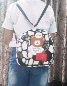 NEW NO USED SLING BAG FOR GIRLS AND KID&#39;S.
