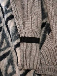 Cozy Grey Ribbed Knit Turtleneck Sweater