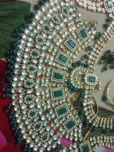 Elegant Kundan Jewelry Set