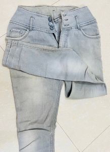 Set Of 4 Jeans And 2 3/4ths (total 6)