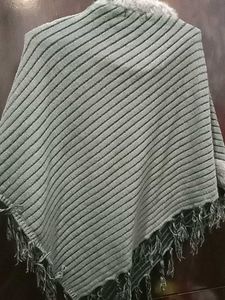 Woolen Cape Top, Ponchu