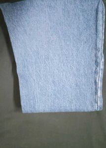 Light Wash Denim Jeans - Relaxed Fit