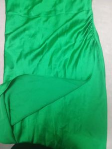ZARA Green Satin Party  Drees