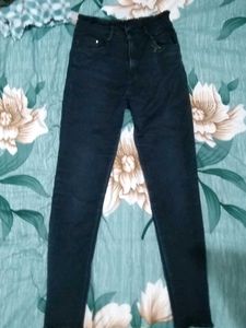 Black High-Waisted Skinny Jeans