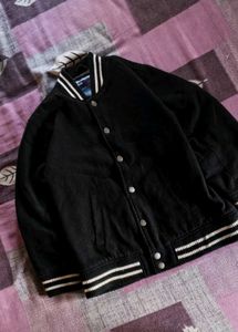 Varsity Jacket 🏷️- Classic Style✨