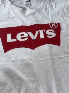 Levi's White Graphic Tee