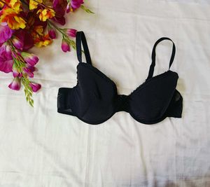 🇳🇿💫🔥 Elegant Black Push-up Bra