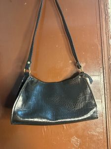 Chic Black Handbag