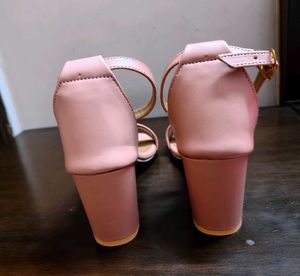 Women Pink Block Heel Strappy Buckle Sandali
