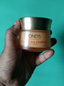 Pond&#39;s Bright Beauty Gel