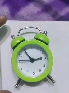Small size table watch