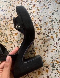Metro Heels
