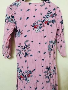 Avaasa Pink Floral Kurti