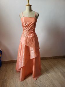 Beautiful Coral Layered Gown🌸🎀💝