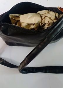One Zipper Sling Bag