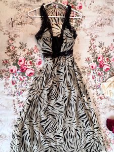 BEAUTIFUL VINTAGE DRESS 🖤(imported from us)