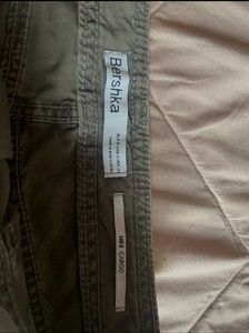 Bershka cargo miniskirt